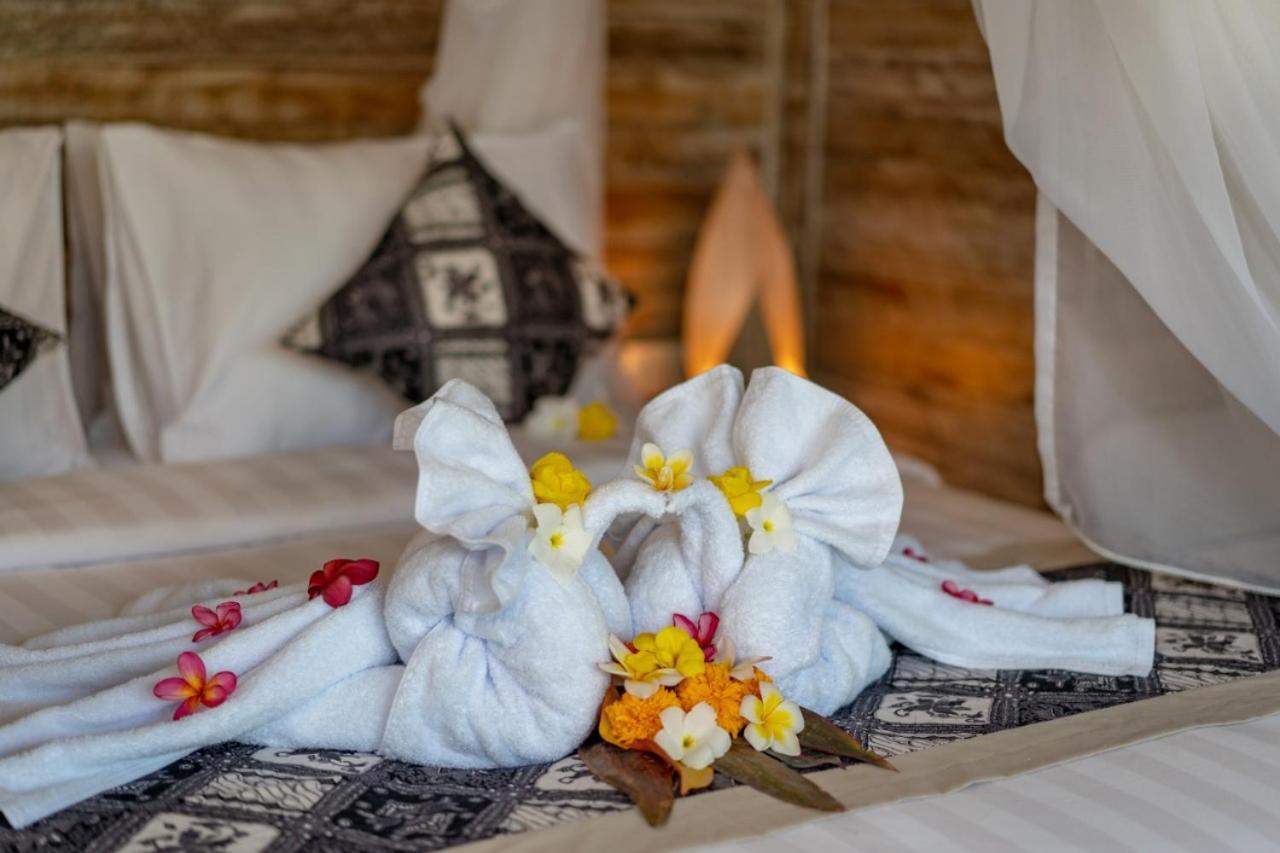 Helly'S Secret Garden Cottage Lembongan Exterior photo